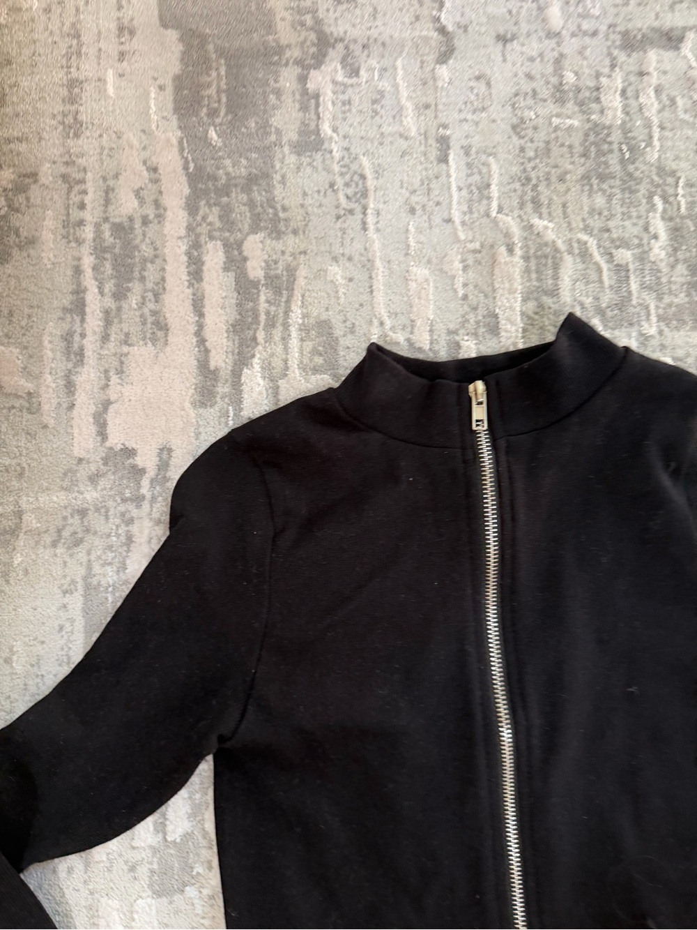 Black Zip-Front Crop ribbed shirt - Women - Picture 5 of 9